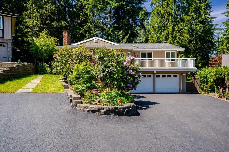2602 HAWSER AVENUE - photo 2 of 40