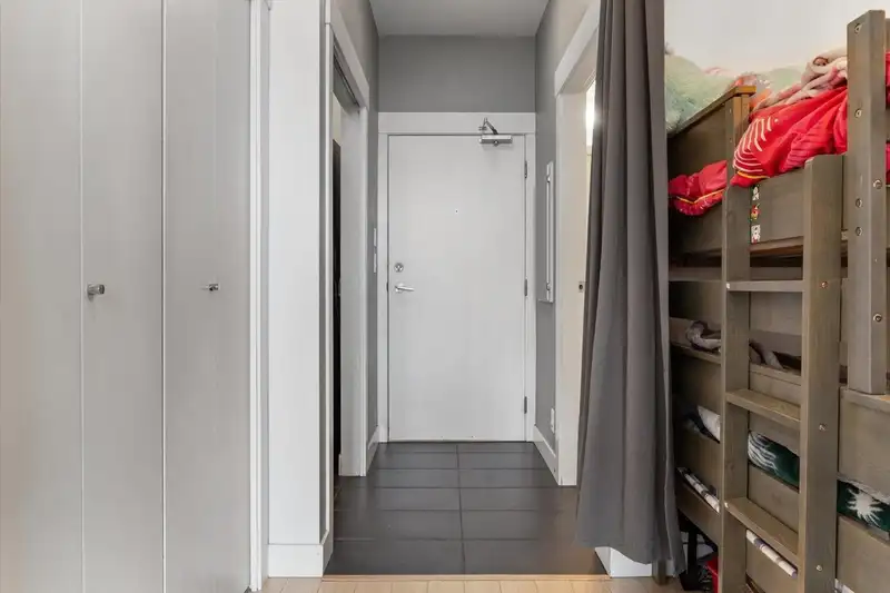 405 1975 MCCALLUM ROAD - photo 3 of 29
