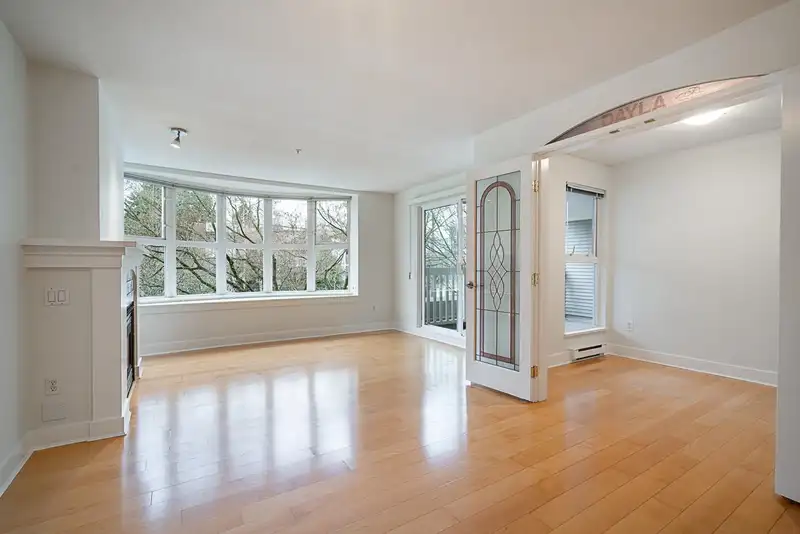 203 1858 W 5TH AVENUE - photo 3 of 26