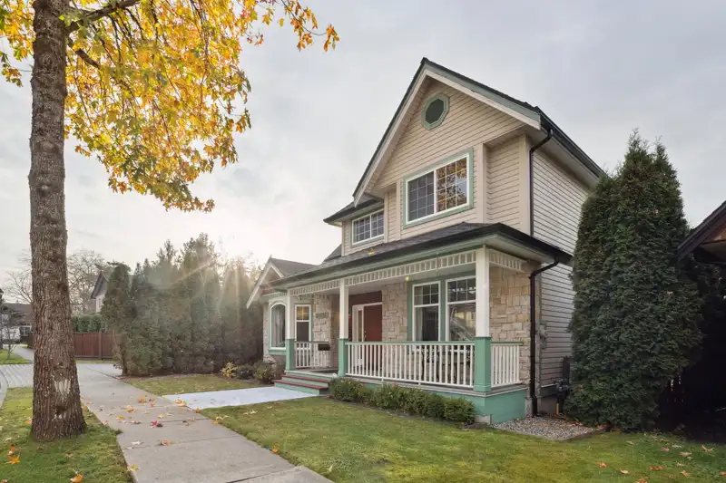 21623 MURRAY'S CRESCENT - photo 1 of 31