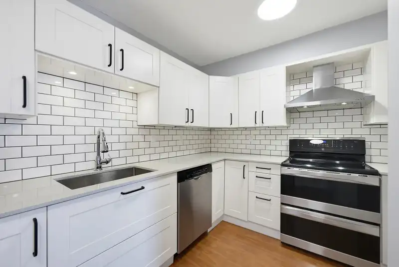 4716 48B STREET - photo 2 of 31
