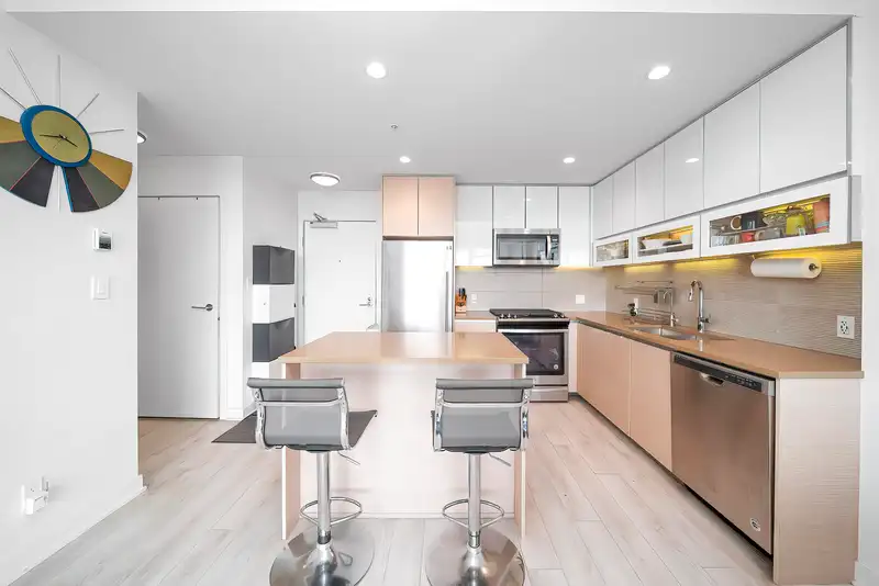 1206 8850 UNIVERSITY CRESCENT - photo 3 of 39