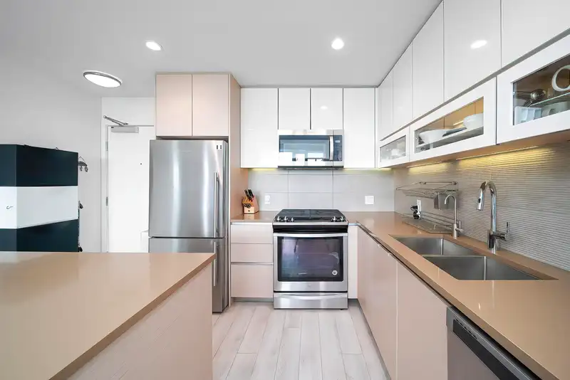 1206 8850 UNIVERSITY CRESCENT - photo 4 of 39