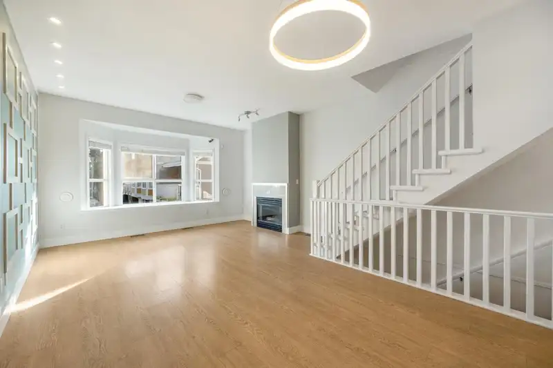 8 7833 HEATHER STREET - photo 2 of 28