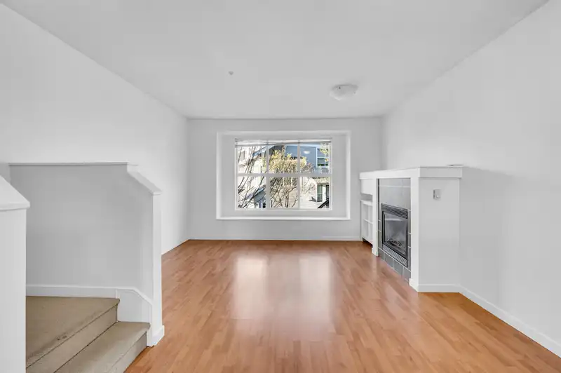 46 20460 66 AVENUE - photo 2 of 40