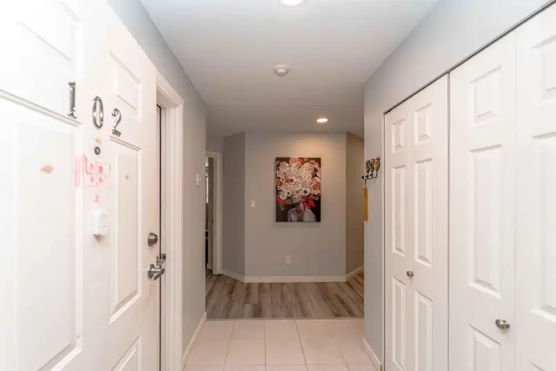102 33675 MARSHALL ROAD - photo 3 of 39