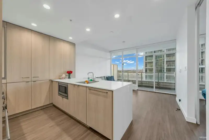 1902 2311 BETA AVENUE - photo 2 of 9