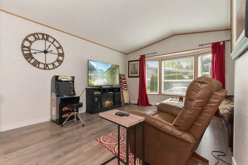 46 24330 FRASER HIGHWAY - photo 2 of 40