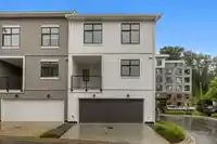 6 2774 MONTROSE AVENUE - thumbnail 5
