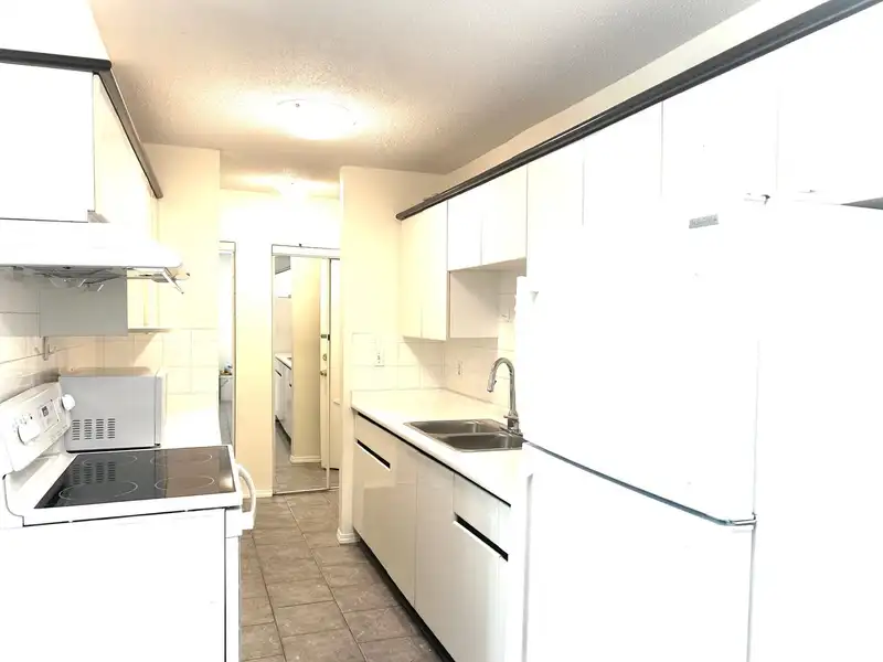 110 6420 BUSWELL STREET - photo 3 of 15