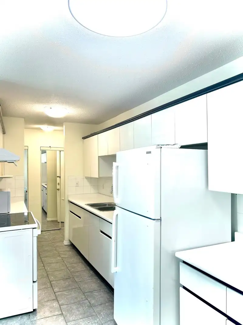110 6420 BUSWELL STREET - photo 4 of 15