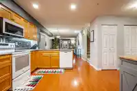 8 2865 273 STREET - thumbnail 4