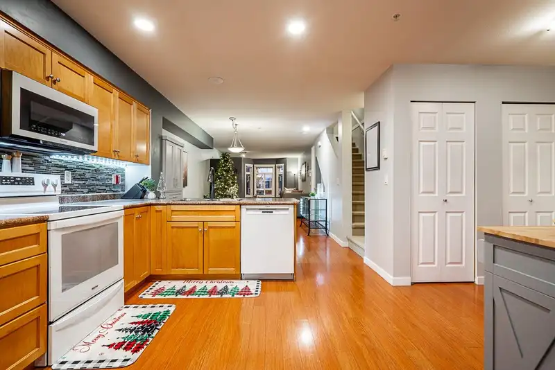 8 2865 273 STREET - photo 4 of 32