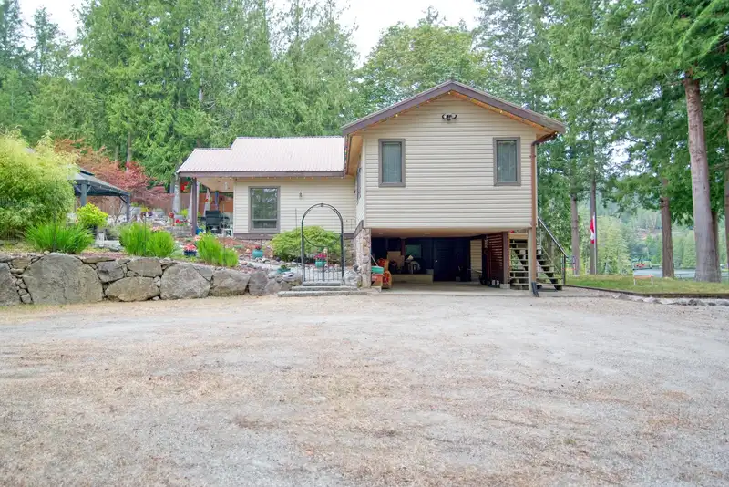 4546 SINCLAIR BAY ROAD - photo 2 of 36
