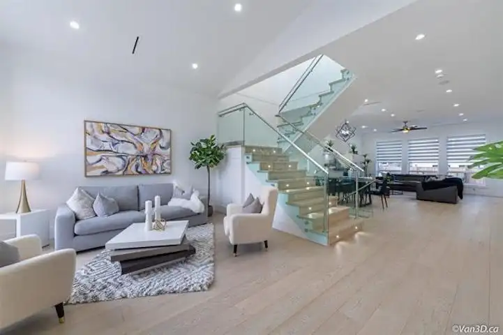 16759 18 AVENUE - photo 3 of 14