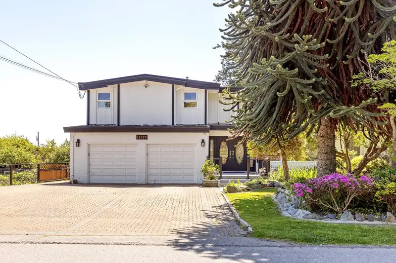 14220 MALABAR AVENUE - photo 3 of 40