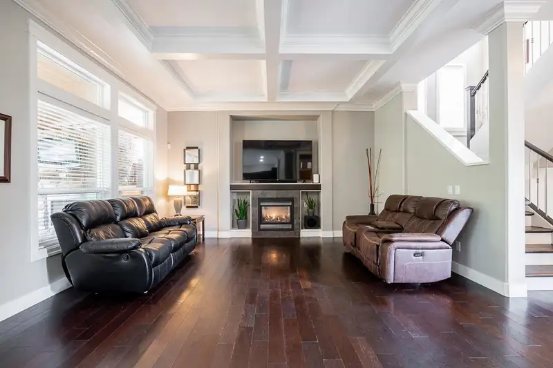 6074 163B STREET - photo 4 of 40