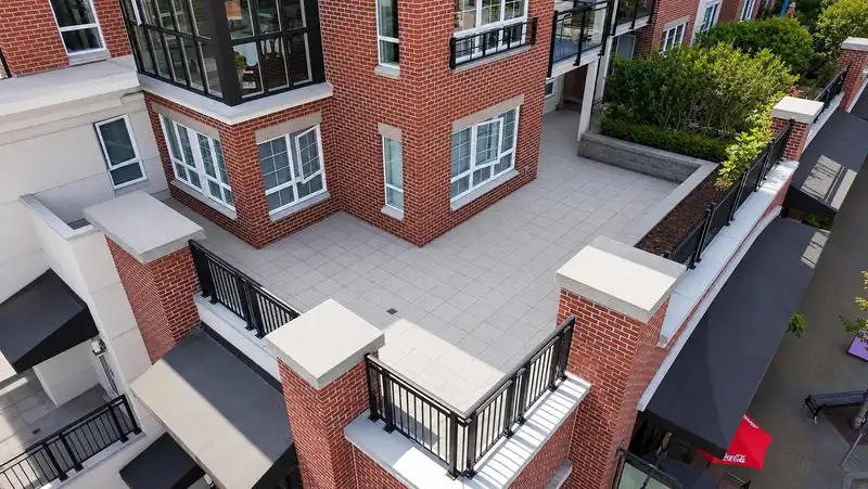 201 2940 KING GEORGE BOULEVARD - photo 1 of 40