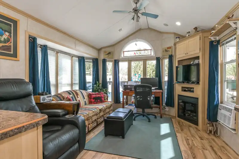 28 14600 MORRIS VALLEY ROAD - photo 4 of 40