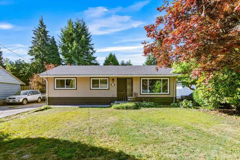 21530 123 AVENUE - photo 1 of 37