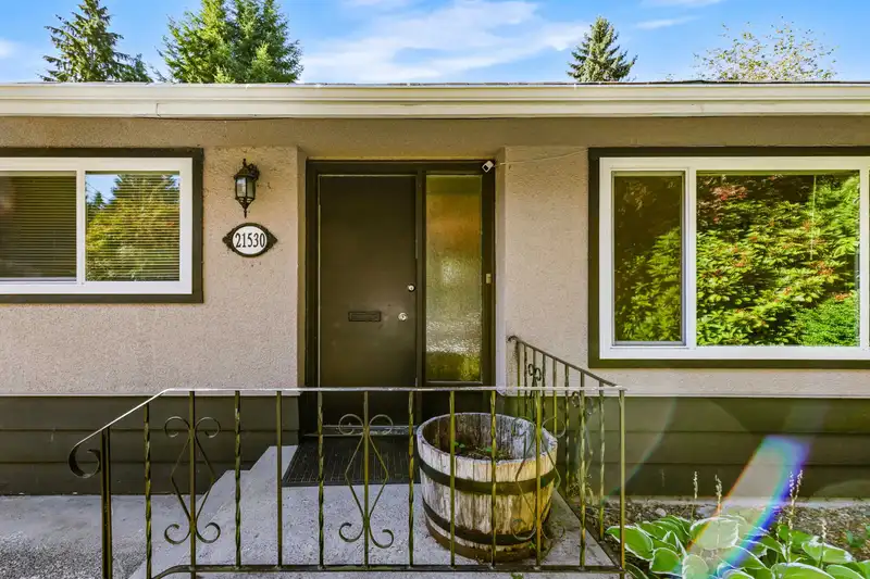 21530 123 AVENUE - photo 4 of 37