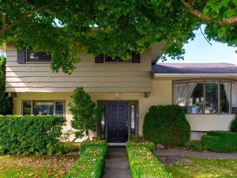 7385 115 STREET - photo 3 of 19