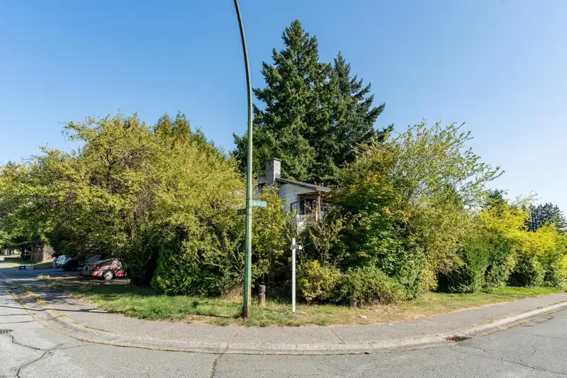 7946 116A STREET - photo 3 of 20