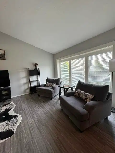 7665 SAPPHIRE DRIVE - photo 3 of 20