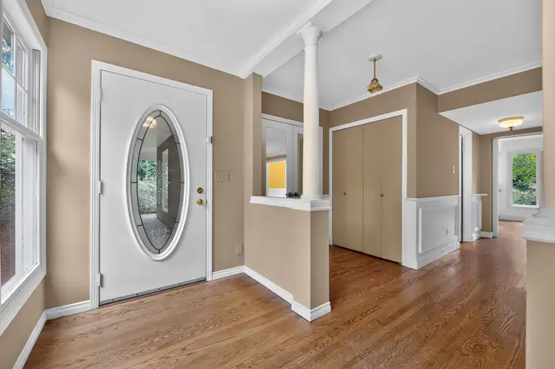 2555 128 STREET - photo 4 of 22