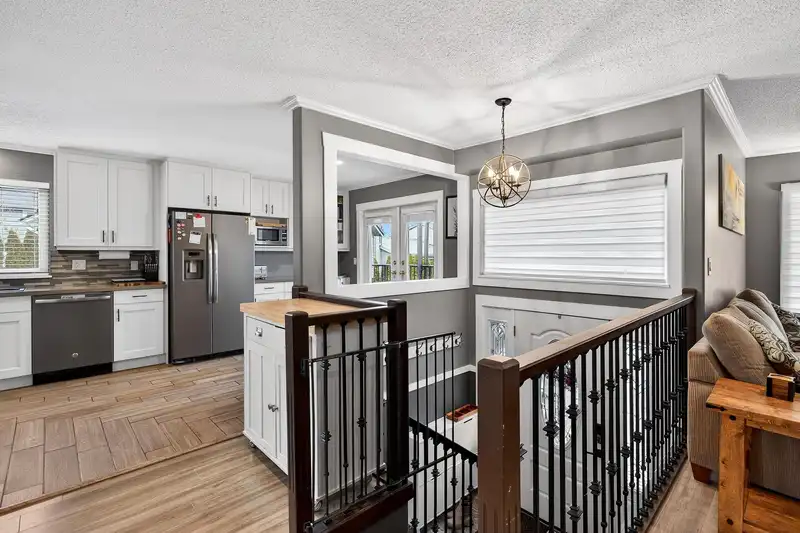 5879 184B STREET - photo 4 of 38
