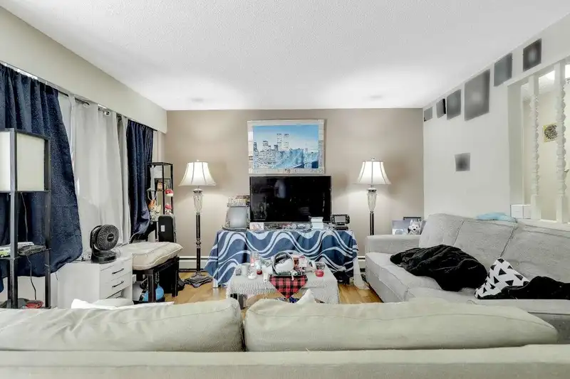 69 9374 122 STREET - photo 2 of 34
