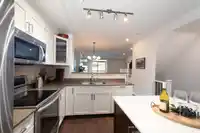 33 55 HAWTHORN DRIVE - thumbnail 21