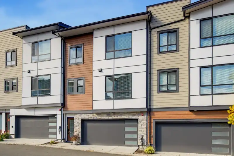 21 20150 81 AVENUE - photo 1 of 25