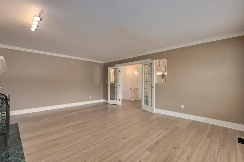 6488 SUNSHINE PLACE - photo 4 of 37