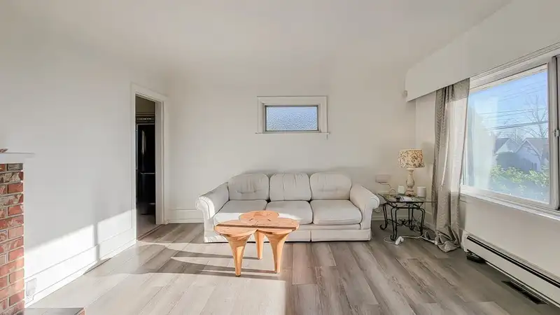1515 EIGHTH AVENUE - photo 3 of 32