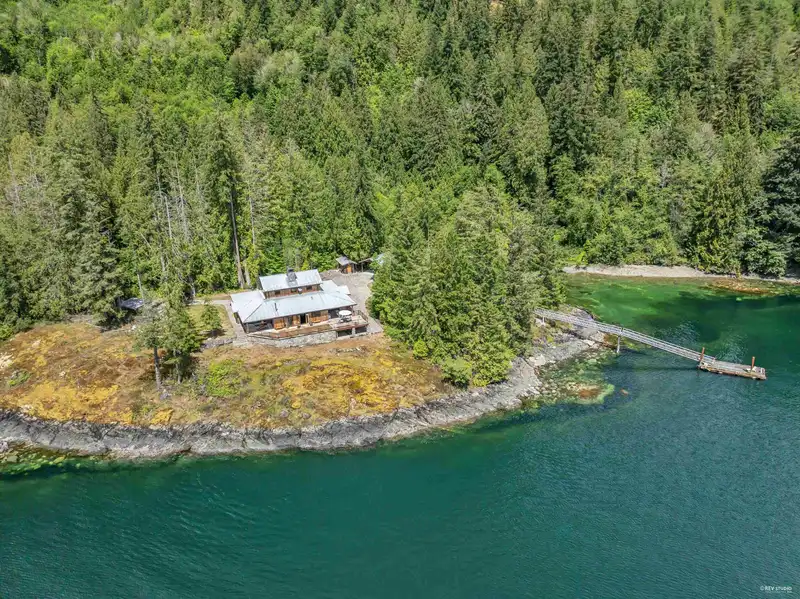 15781 EAST EGMONT SHORELINE - photo 1 of 39