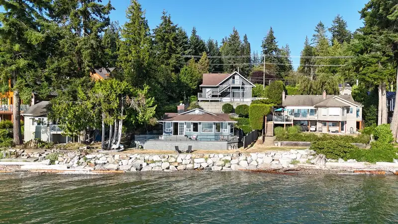 4857 SUNSHINE COAST HIGHWAY - photo 4 of 36