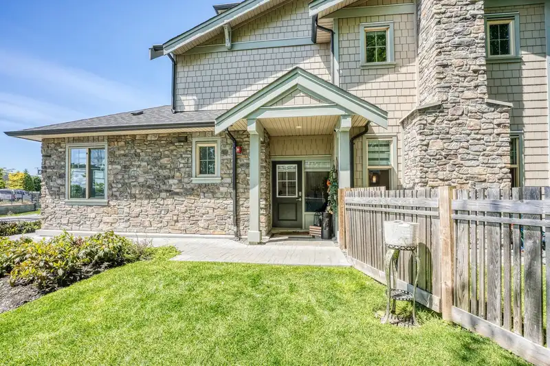 1 20487 65 AVENUE - photo 1 of 40