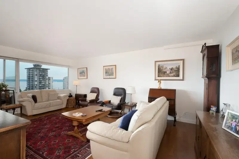 503 1730 DUCHESS AVENUE - photo 4 of 40