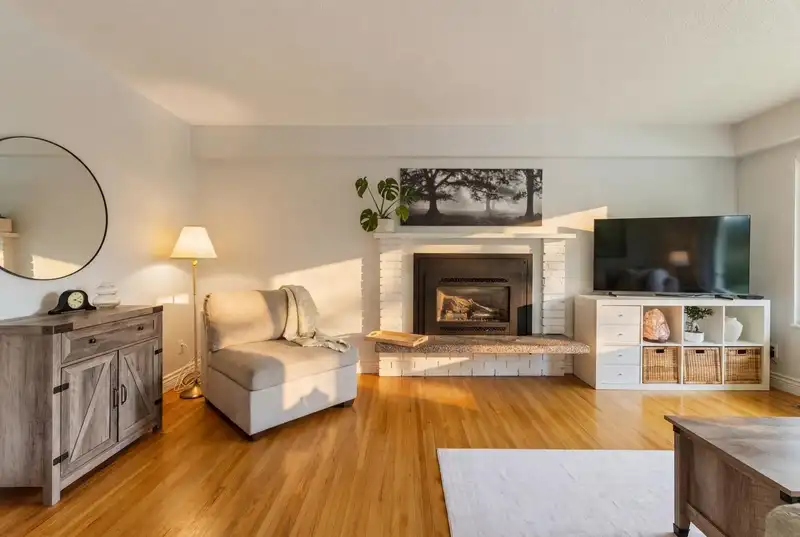 1438 MCNAIR DRIVE - photo 4 of 34