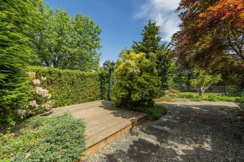 112 DURHAM STREET - photo 4 of 40
