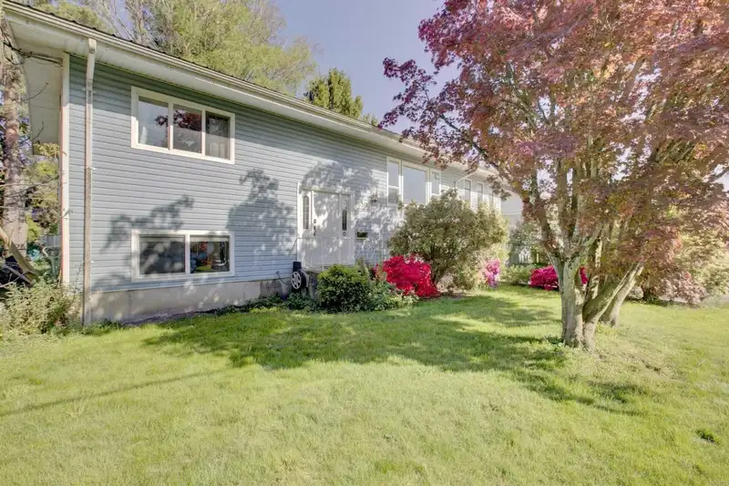 8505 HOWARD CRESCENT - photo 1 of 20