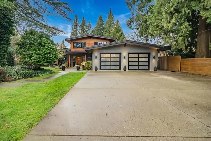 9023 TRATTLE STREET - photo 1 of 40