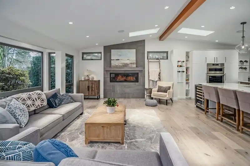9023 TRATTLE STREET - photo 4 of 40