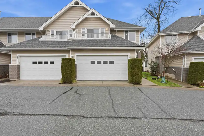 54 13918 58 AVENUE - photo 1 of 37