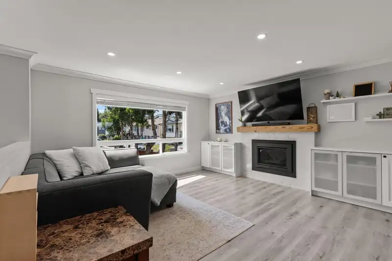 26457 30A AVENUE - photo 3 of 38