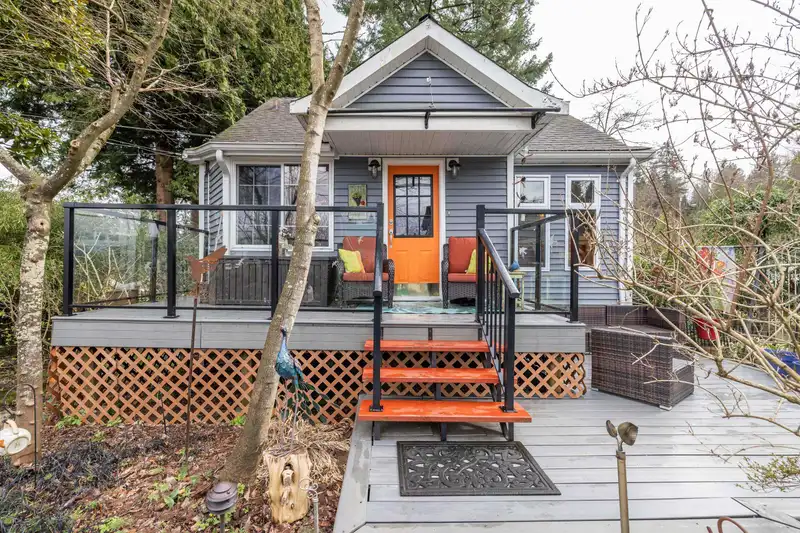 2212 BROOKMOUNT AVENUE - photo 1 of 40