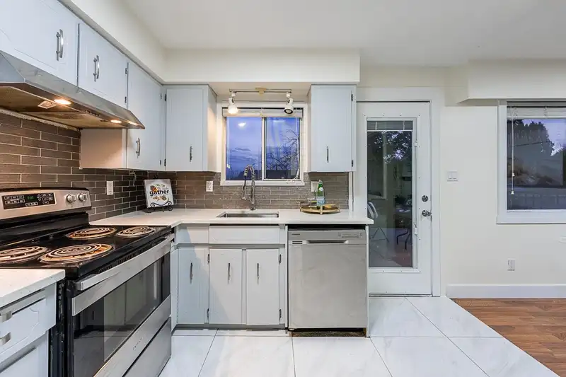 26490 28B AVENUE - photo 4 of 29