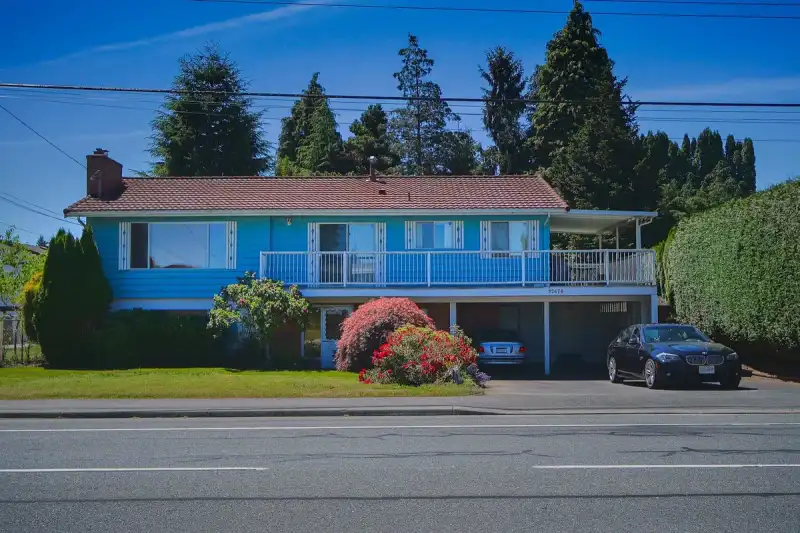 32678 BEVAN AVENUE - photo 1 of 23