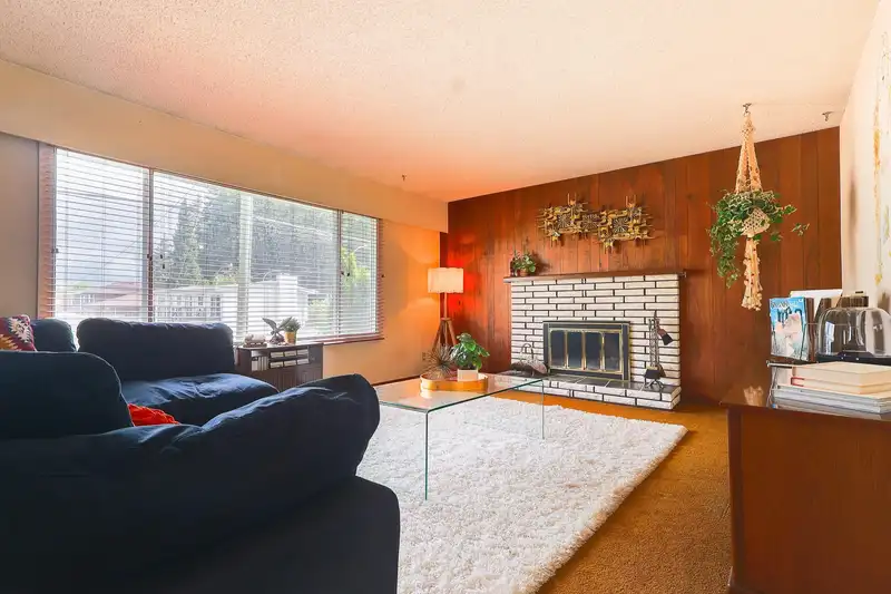 32678 BEVAN AVENUE - photo 3 of 23